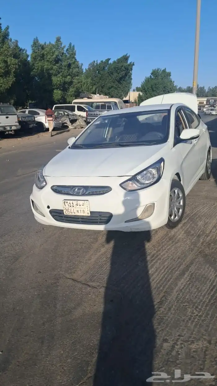 للبيع اكسنت 2011 0