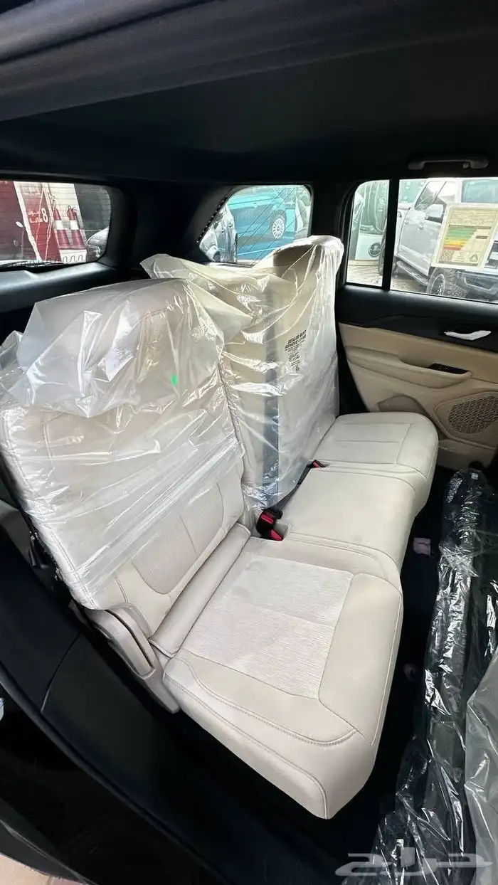 شروكي لاريدو 2025 6