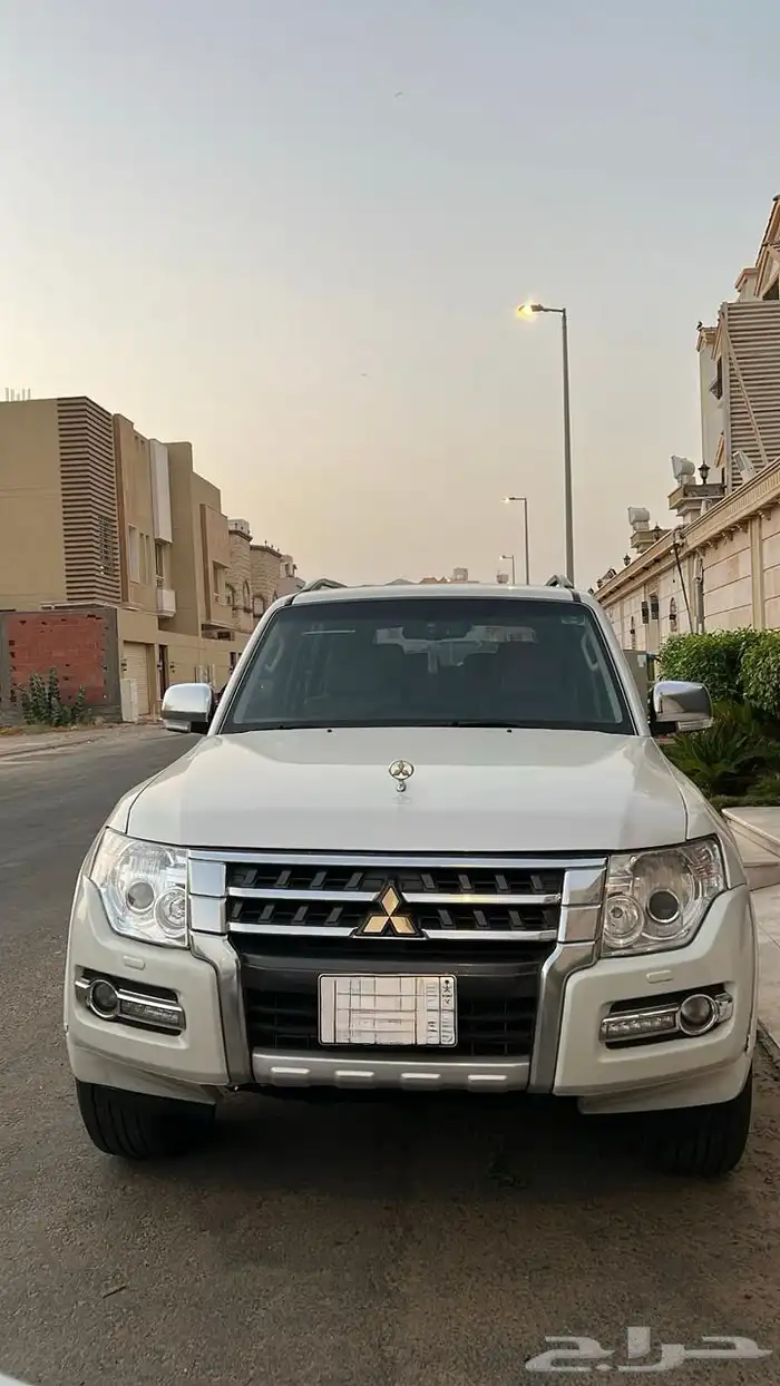 موستبيشي باجيرو 2022 علامة ذهبية مكينة 3500 0