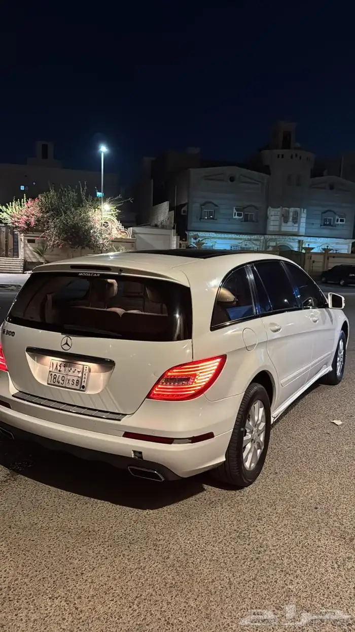 للبيع مخزن R300 2011 13