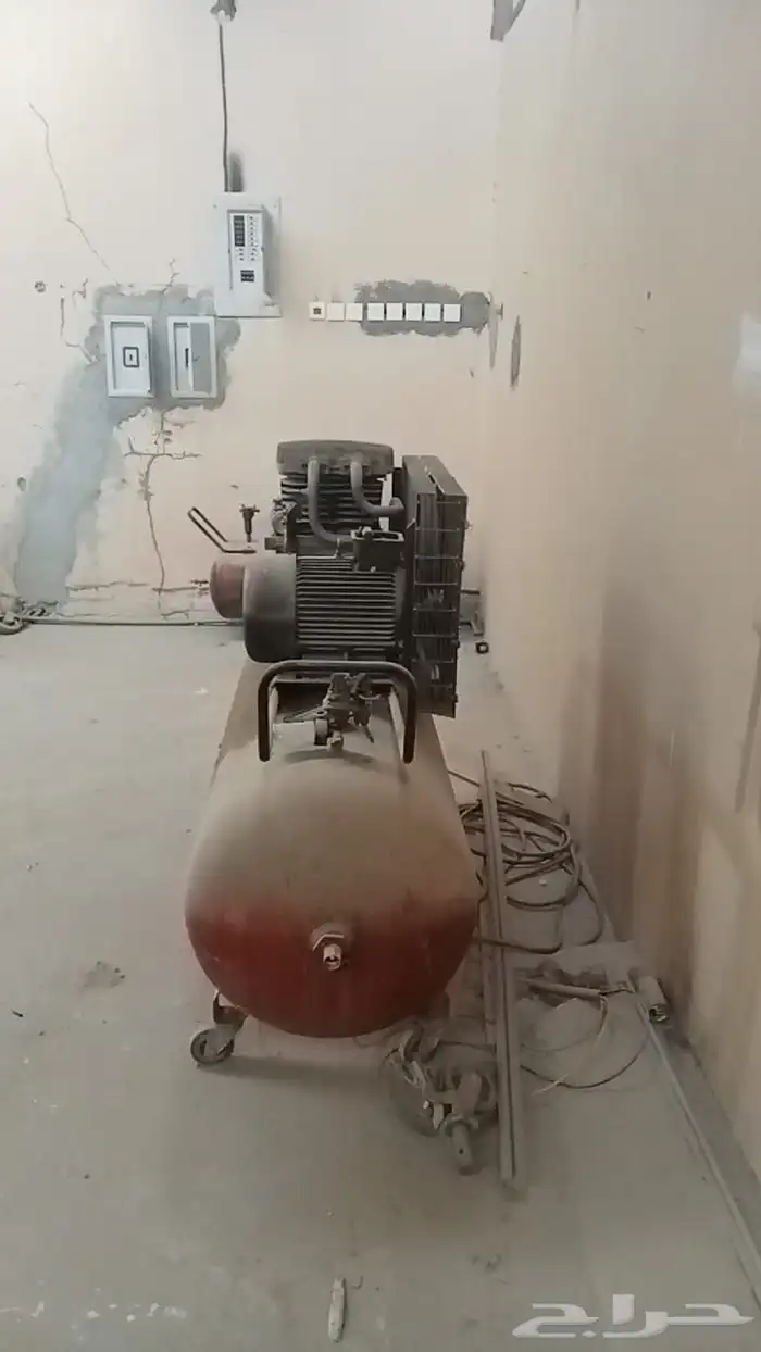 ورشة خشب كاملة للبيع معدات فقط 0