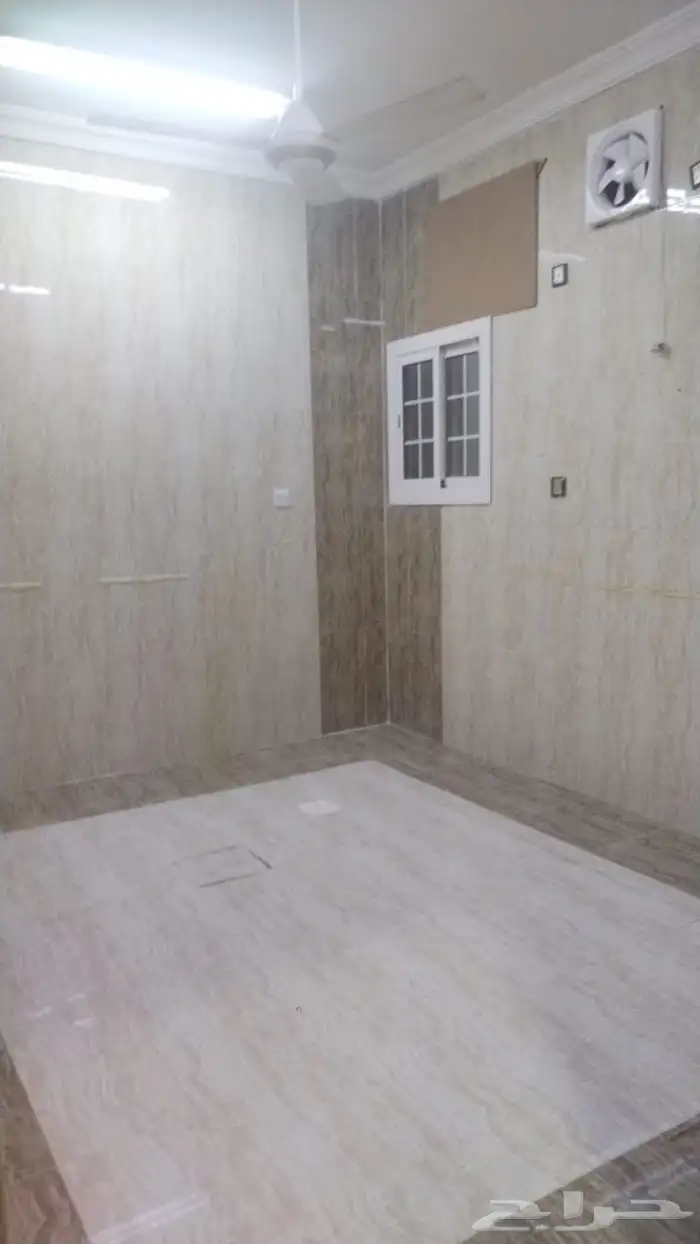 شقة حي الفيحاء مكونا من 5 غرف موقع ممتاز 23