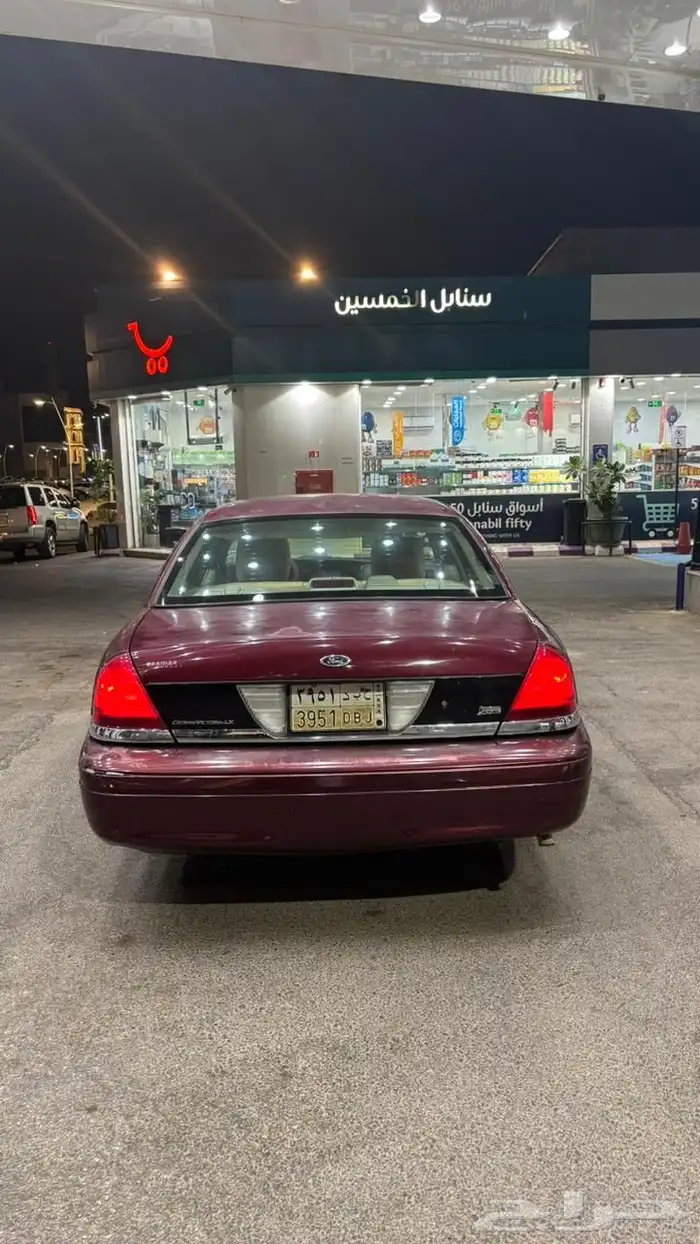 فورد كراون فكتوريا 2011 2