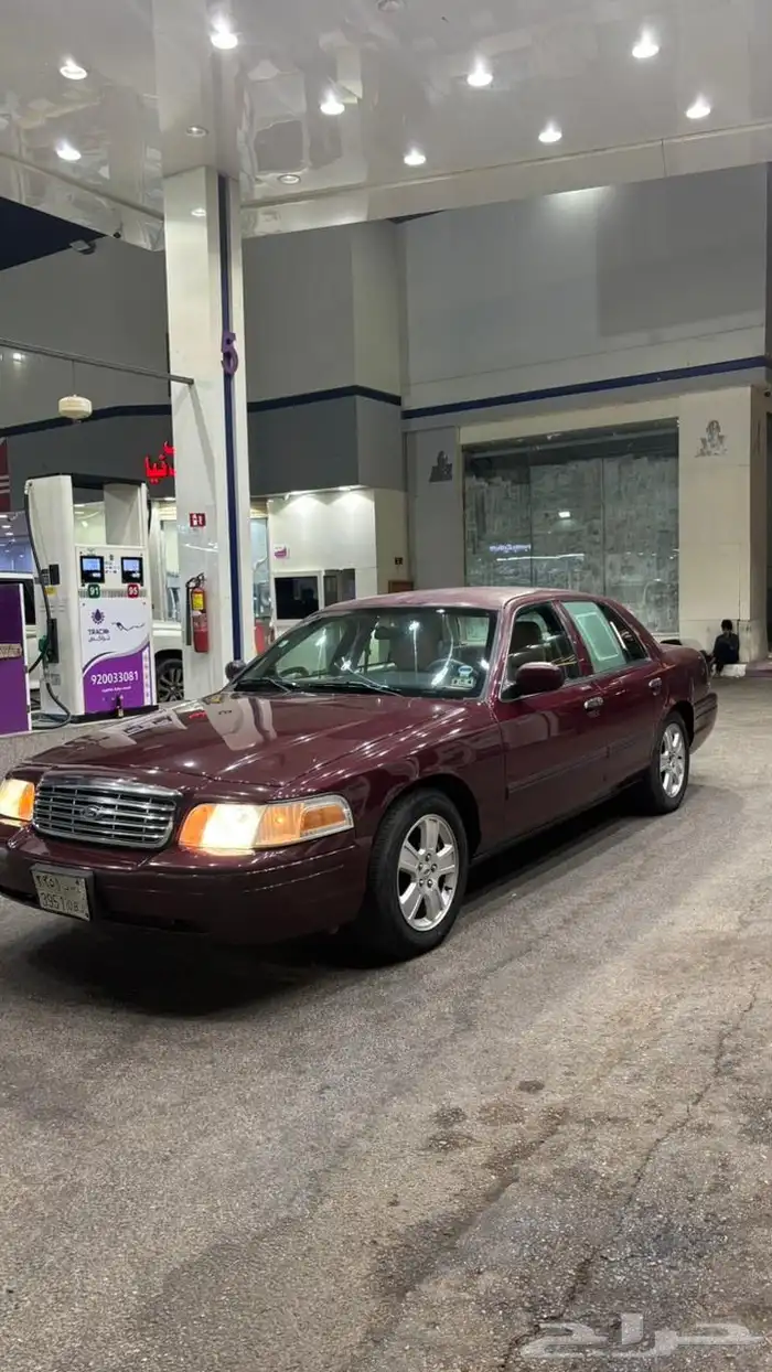 فورد كراون فكتوريا 2011 1