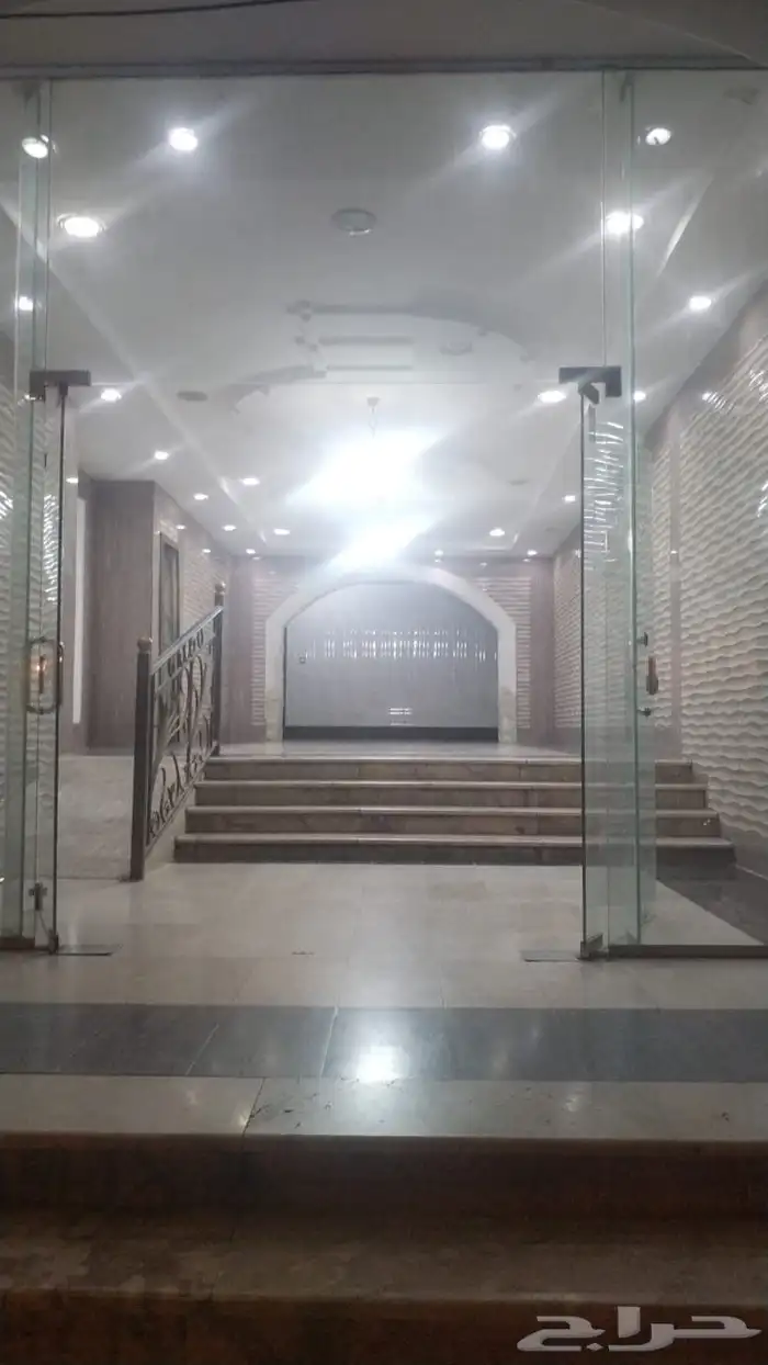 شقة حي الفيحاء مكونا من 5 غرف موقع ممتاز 2