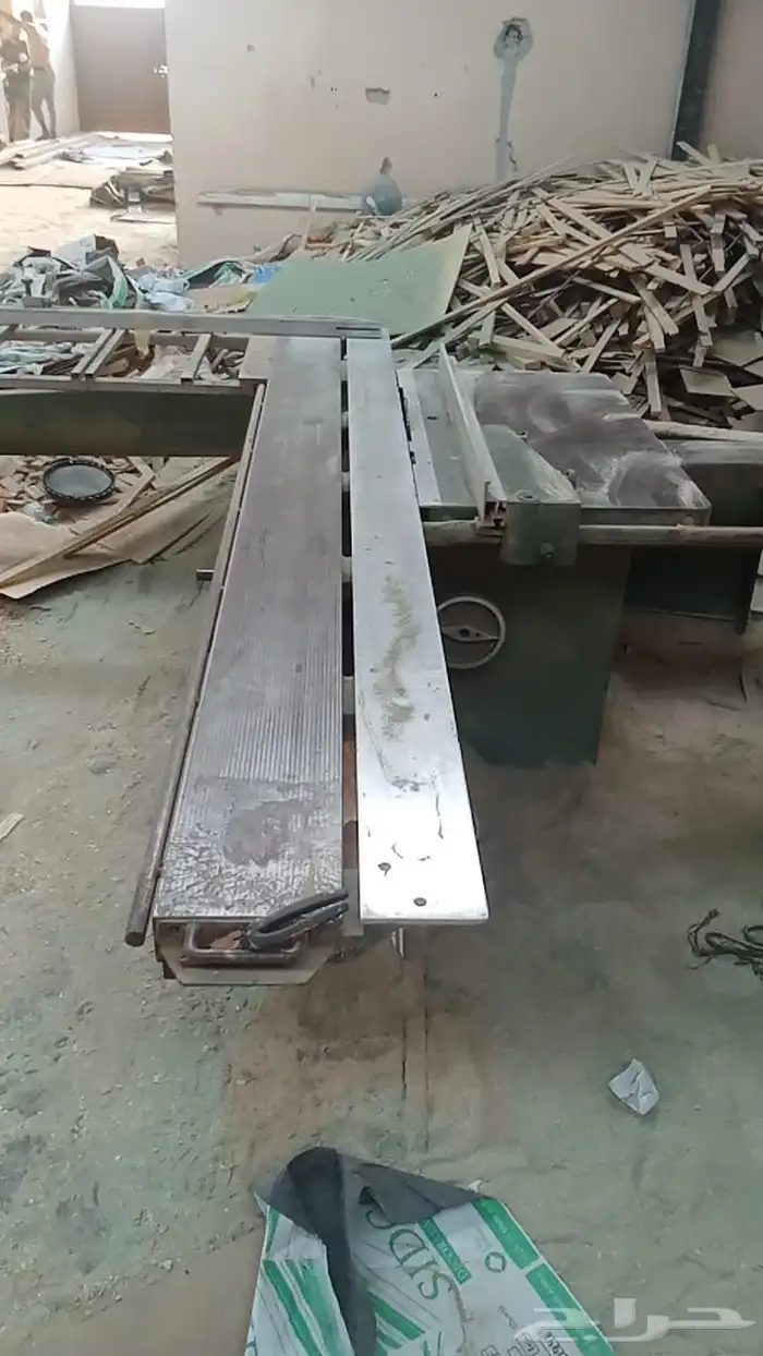 ورشة خشب كاملة للبيع معدات فقط 5