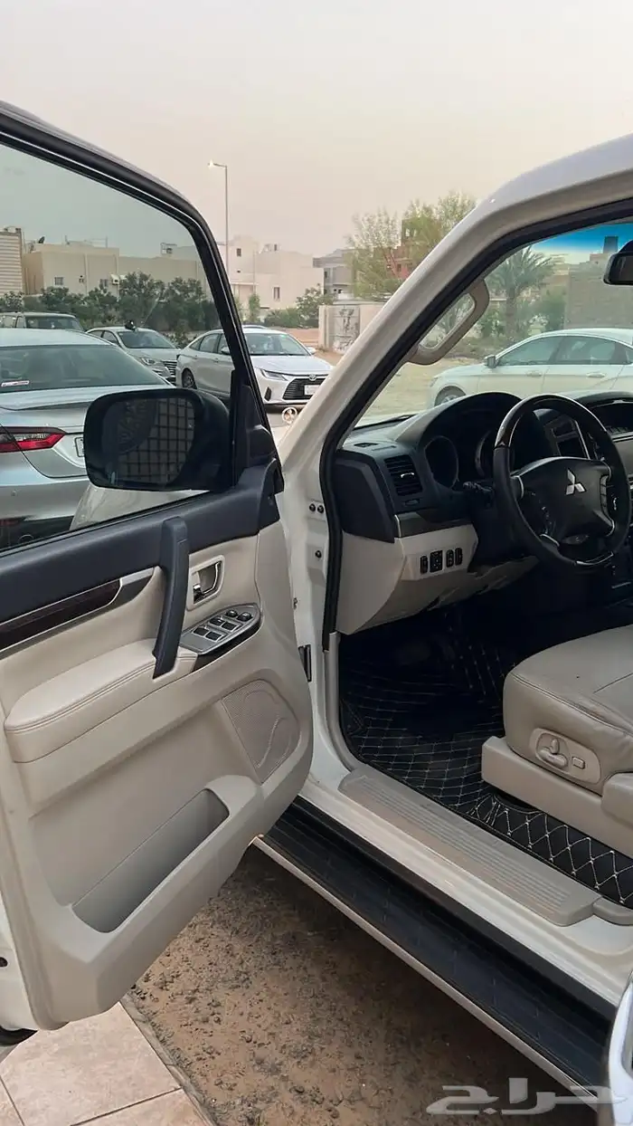 موستبيشي باجيرو 2022 علامة ذهبية مكينة 3500 9