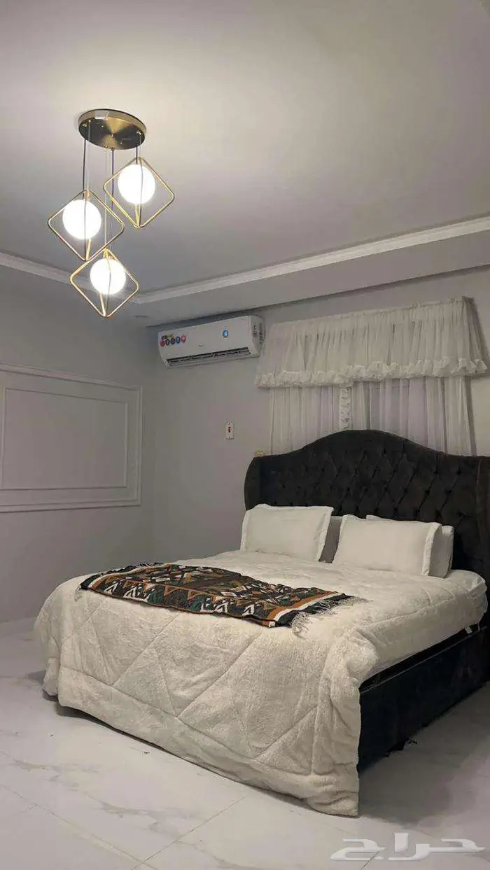 سرير فقط بدون مرتبه نظيف جدا 0