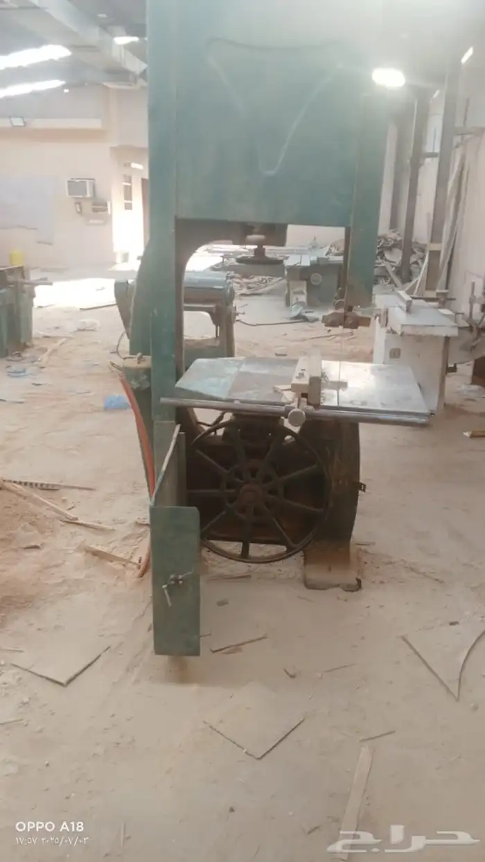 ورشة خشب كاملة للبيع معدات فقط 20