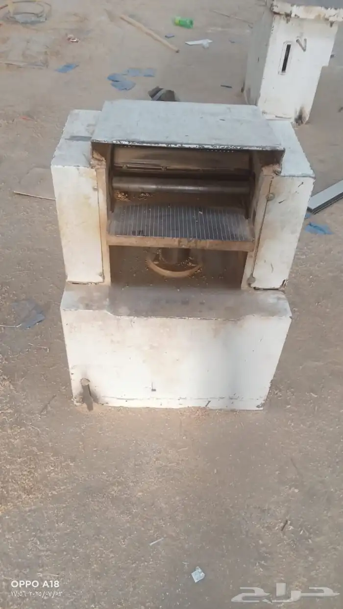 ورشة خشب كاملة للبيع معدات فقط 12