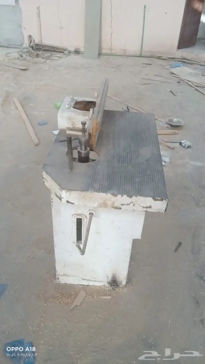 ورشة خشب كاملة للبيع معدات فقط 10