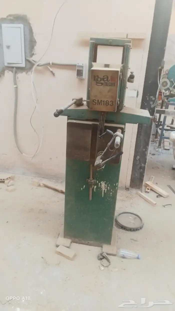 ورشة خشب كاملة للبيع معدات فقط 23