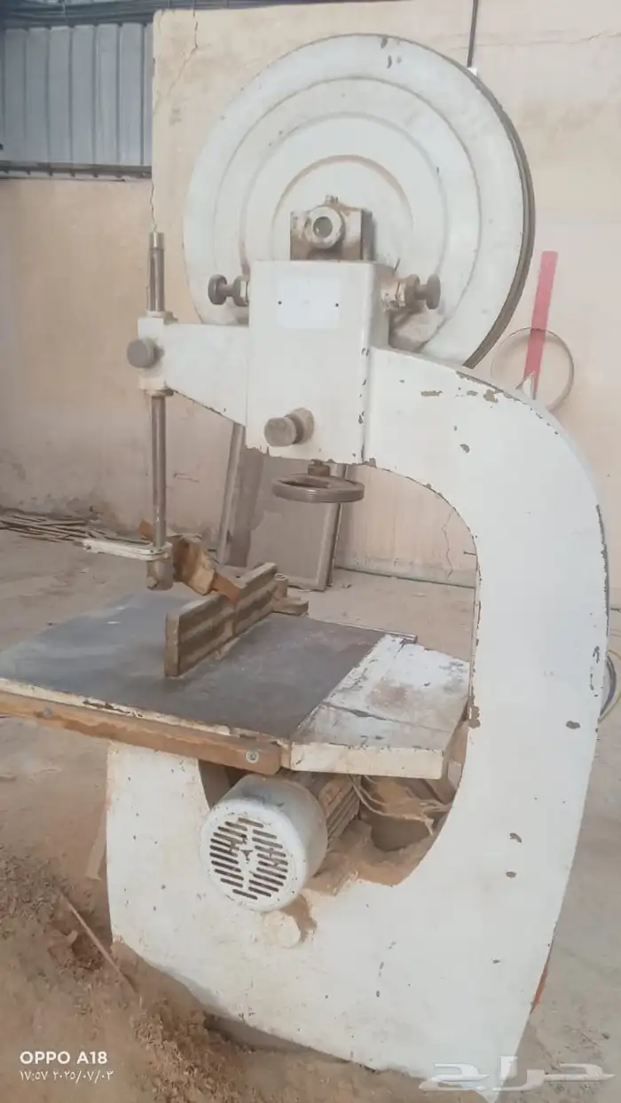 ورشة خشب كاملة للبيع معدات فقط 22