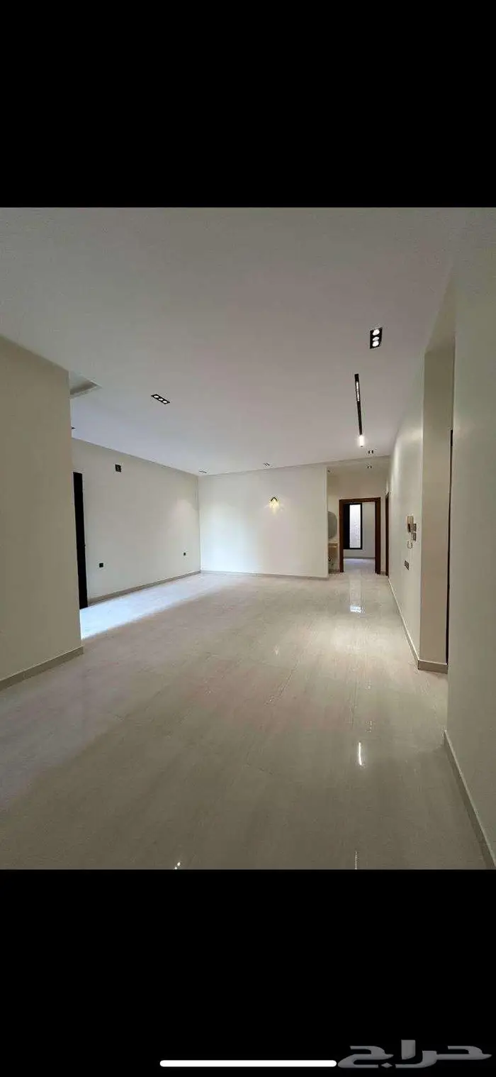 ادوار للبيع في حي طويق 3