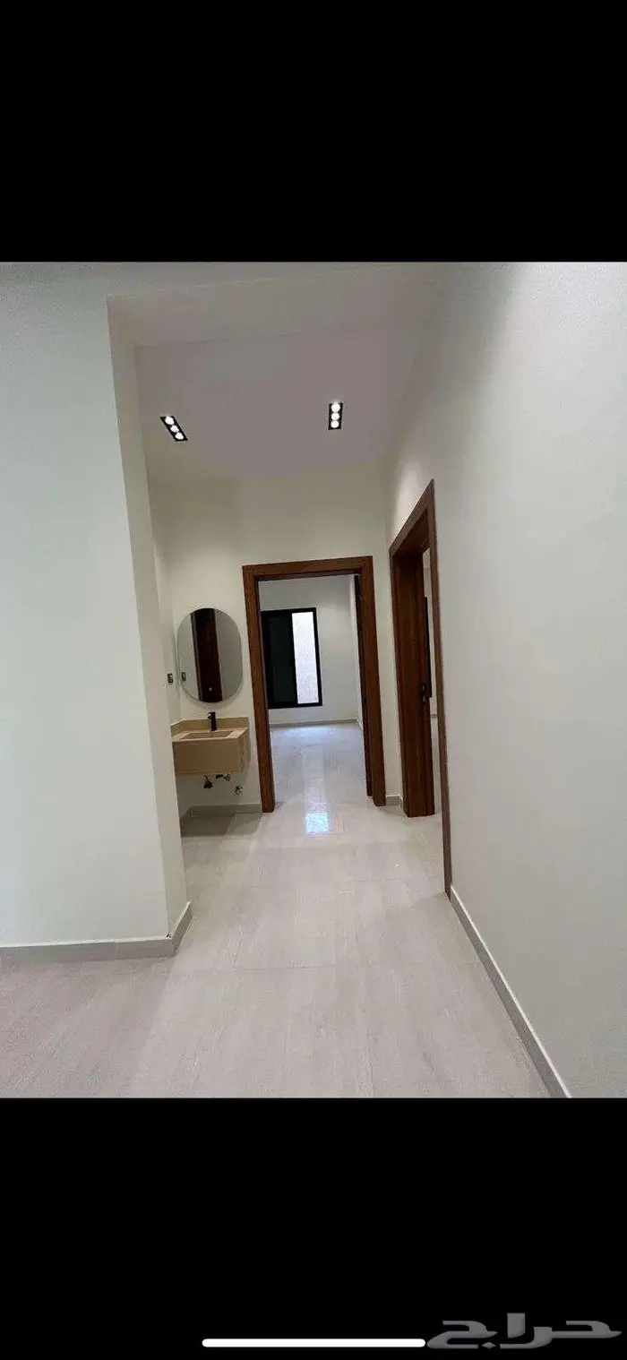 ادوار للبيع في حي طويق 5