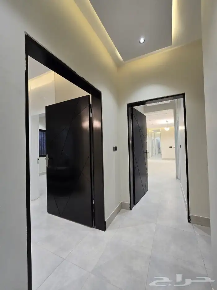 للبيع شقق علويه 6غرفVIPسطح مستقل مصعدراكب520 ألف أبهاالمحالة 5