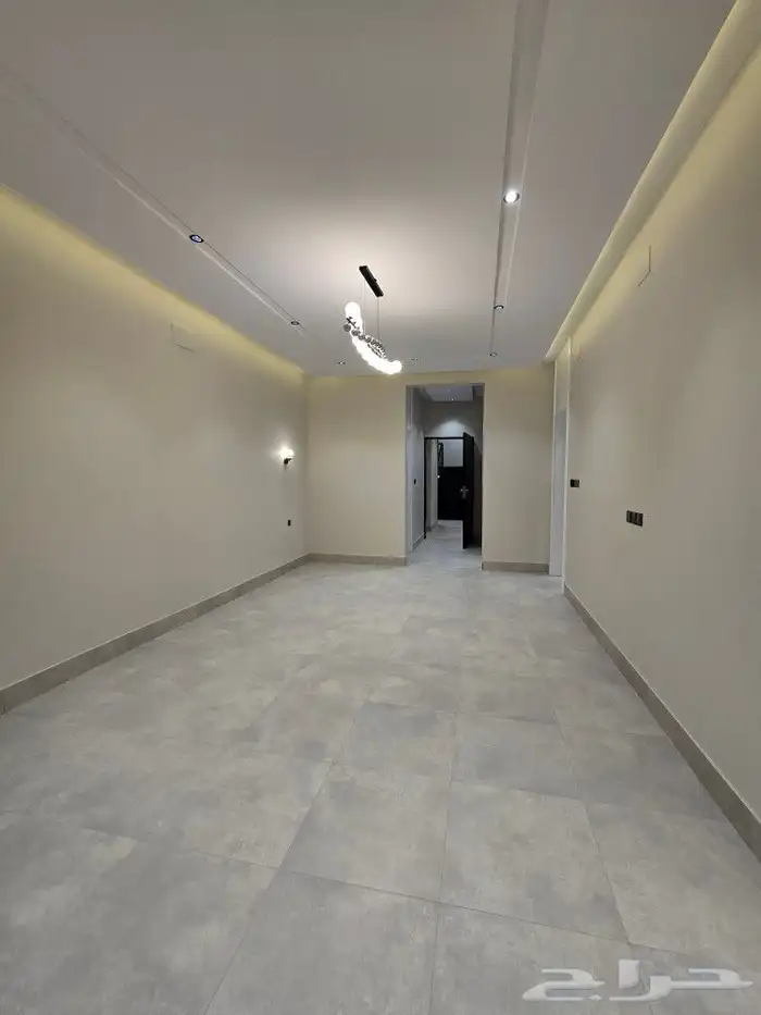 للبيع شقق علويه 6غرفVIPسطح مستقل مصعدراكب520 ألف أبهاالمحالة 21