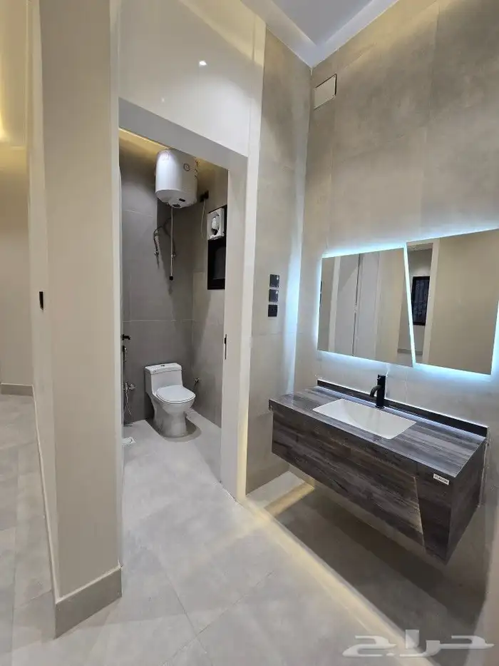 للبيع شقق علويه 6غرفVIPسطح مستقل مصعدراكب520 ألف أبهاالمحالة 15