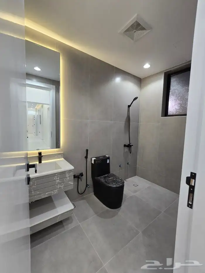 للبيع شقق ارضيه مداخل مستقله 6غرف VIP من550 ألف أبها المحالة 21