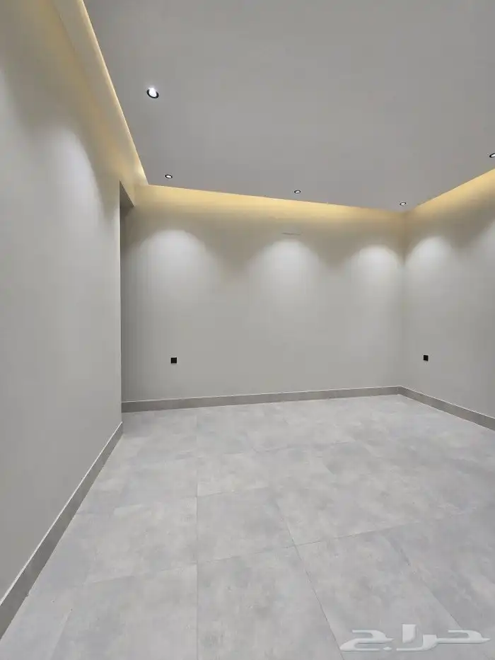 للبيع شقق علويه 6غرفVIPسطح مستقل مصعدراكب520 ألف أبهاالمحالة 17