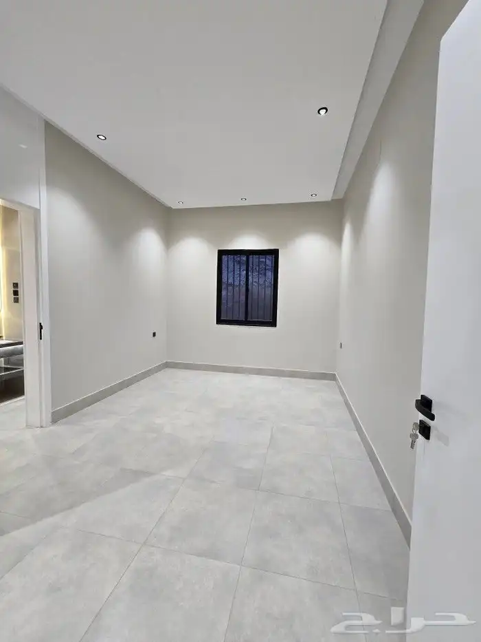 للبيع شقق علويه 6غرفVIPسطح مستقل مصعدراكب520 ألف أبهاالمحالة 9