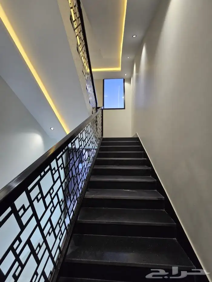 للبيع شقق علويه 6غرفVIPسطح مستقل مصعدراكب520 ألف أبهاالمحالة 4