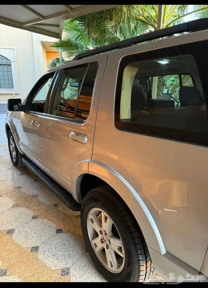 فورد اكسبلورر 2010 XLT مستعملة للبيع 3