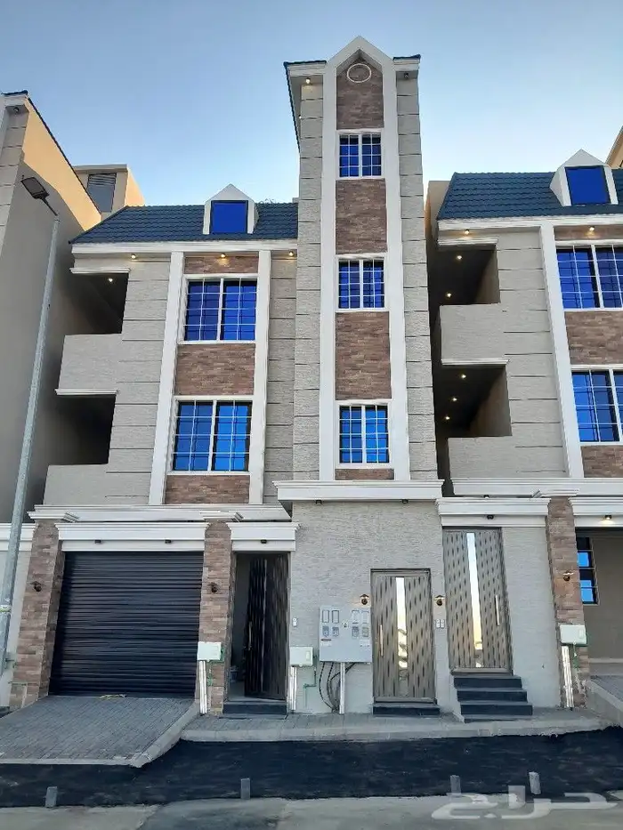 للبيع شقه دور ثاني مصعد راكب جاهز تشطيب فاخر حي المعارض 1