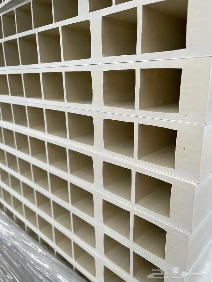 مواد خام ابواب WPCباسعار تنافسية واقل من سعر السوق ويوجد قشر 5