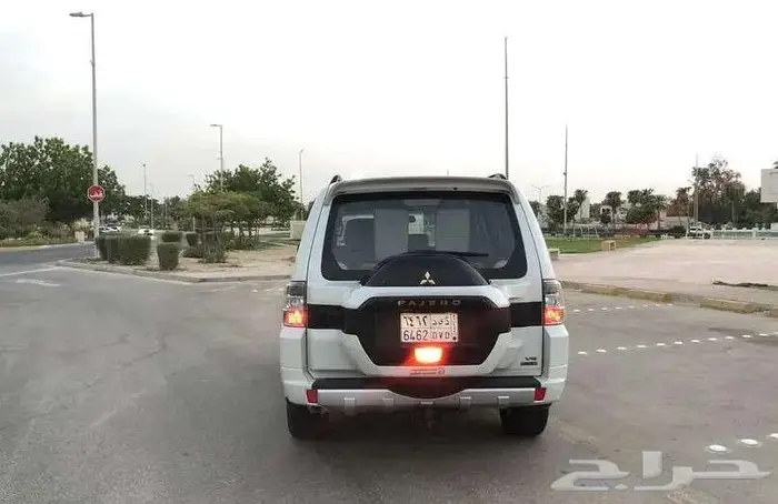 ميتسوبيشي باجيرو 2022 فل سعودي ممشي قليل مخزن 25 ألف 51