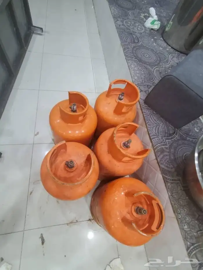 اغراض مطعم نظيفه وممتازه للبيع 6