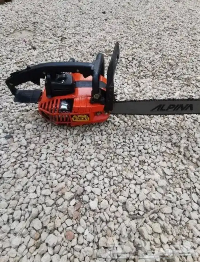 للاجار ماطور لقص الاشجار التالفه داخل الاستراحات . 0