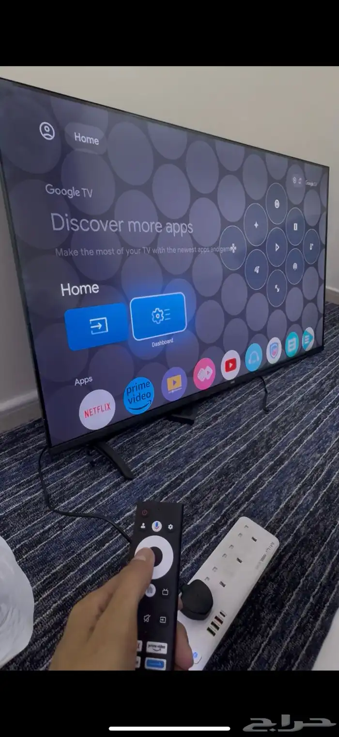 شاشة للبيع جديده استخدام بسيط جدا  ما اشتغلت إلا شهر تقريب 2