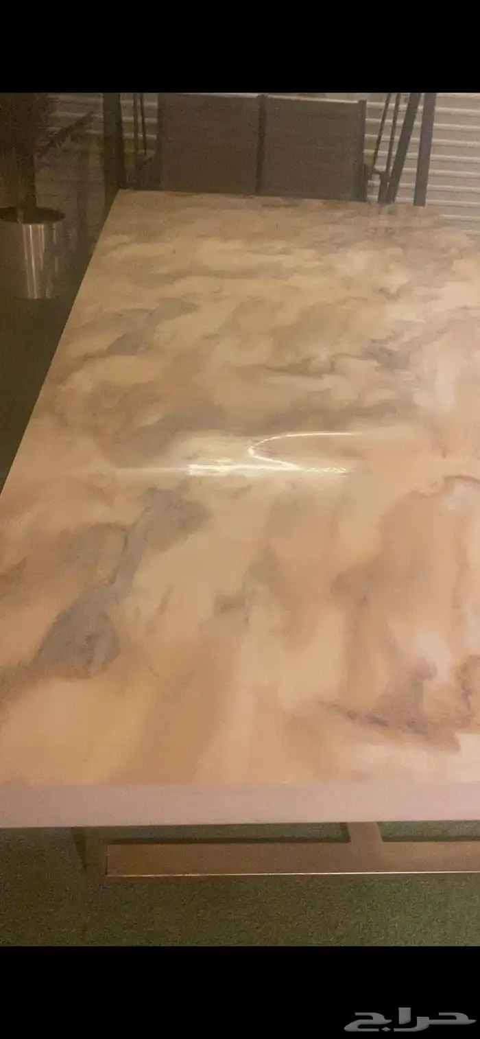 طاولة طعام فقط ب400 3