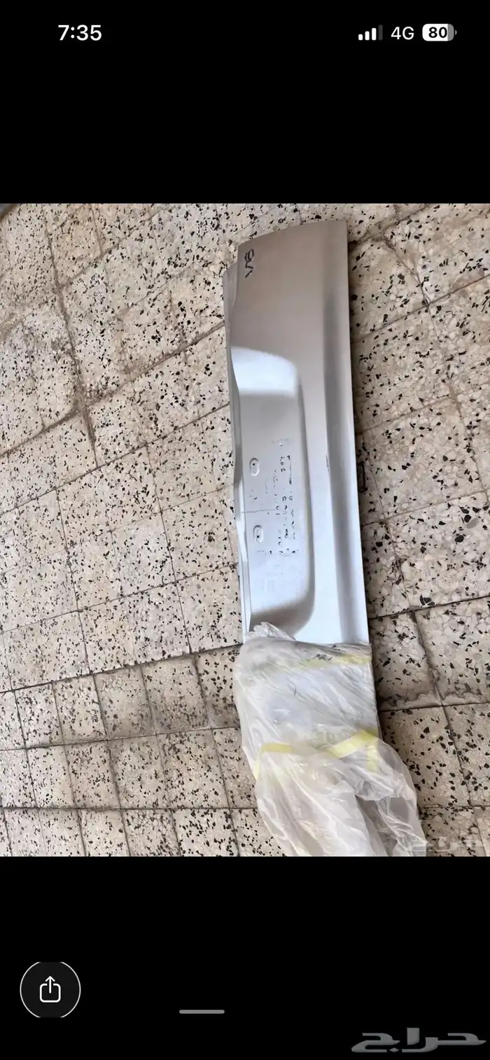 للبيع باب لاندكروزر خلفي سفلي لون فضي 4