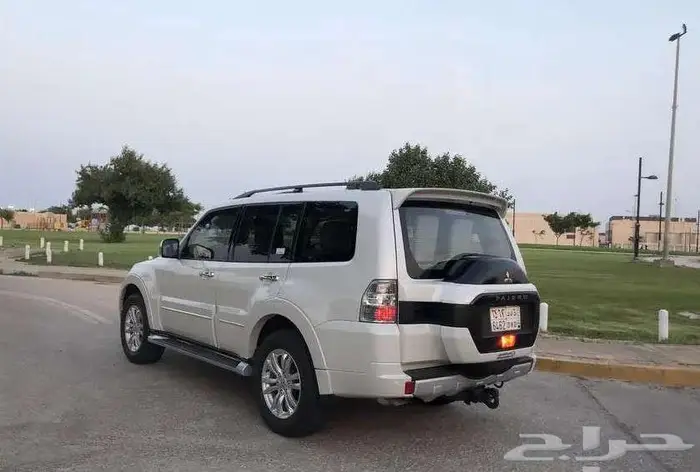 ميتسوبيشي باجيرو 2022 فل سعودي ممشي قليل مخزن 25 ألف 44