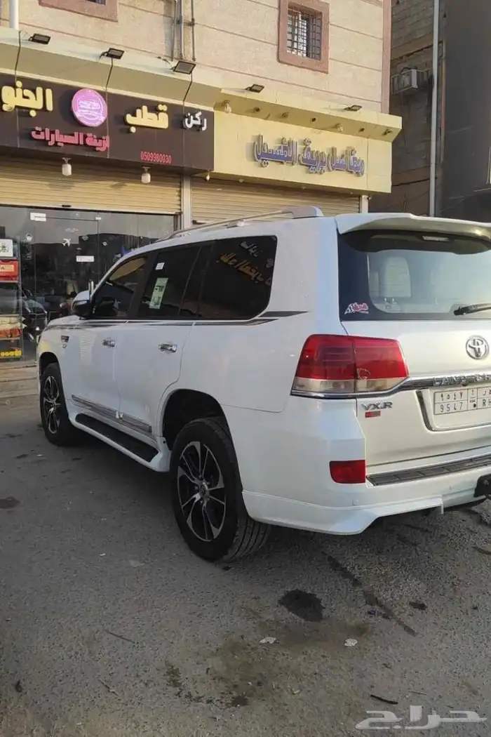 صالون لاندكروزر 2016 مرهم 2020 للبيع 0