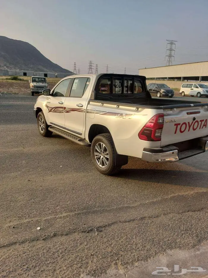 تويوتا هايلوكس غمارتين دبل S-GLX قير عادي 8