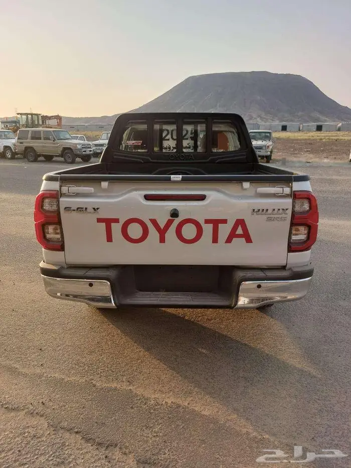 تويوتا هايلوكس غمارتين دبل S-GLX قير عادي 6