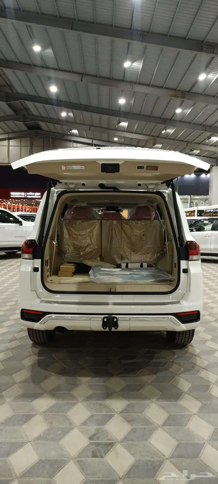 تويوتا جى اكس ار L4 موديل 2025 سعودي عبد اللطيف جميل 3