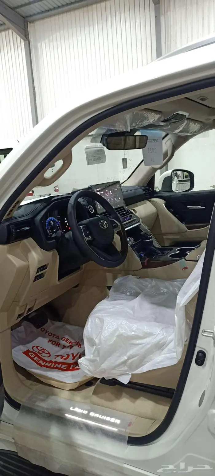 تويوتا جى اكس ار L4 موديل 2025 سعودي عبد اللطيف جميل 8