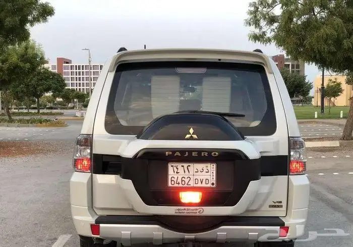 ميتسوبيشي باجيرو 2022 فل سعودي ممشي قليل مخزن 25 ألف 37