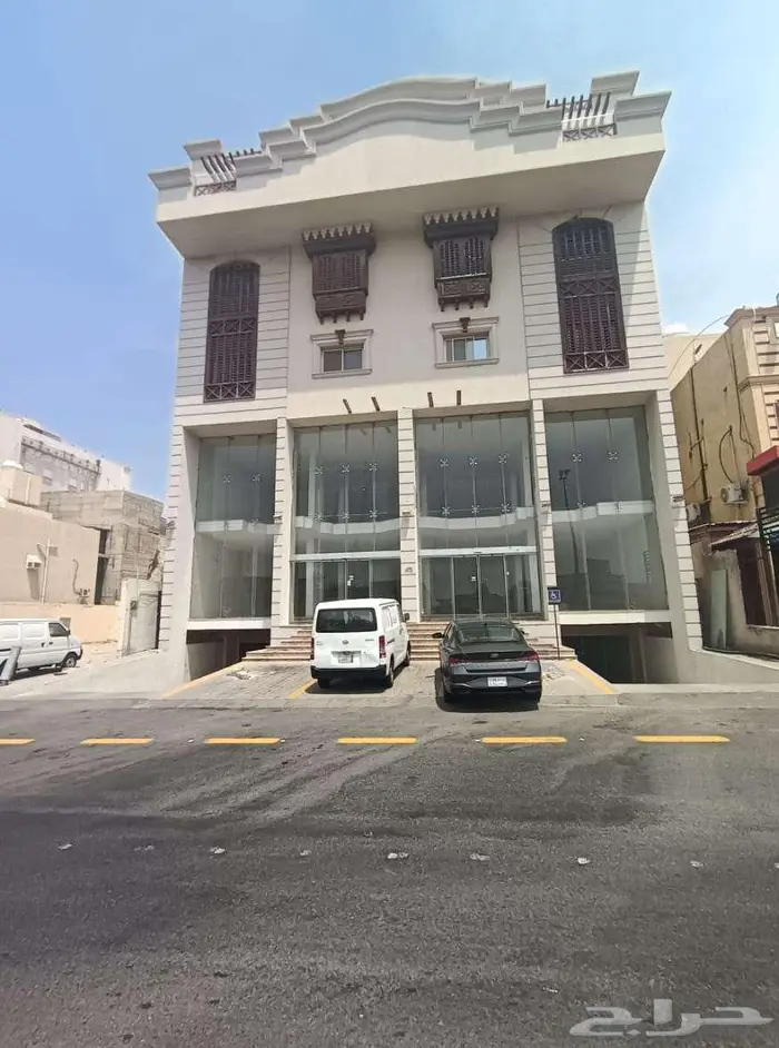 فرصة معرض تجاري للإيجار 1600 متر 0