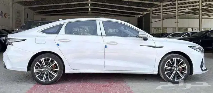 شيري اريزو 8 2025 لاكجري فل كامل كاش واقساط 7