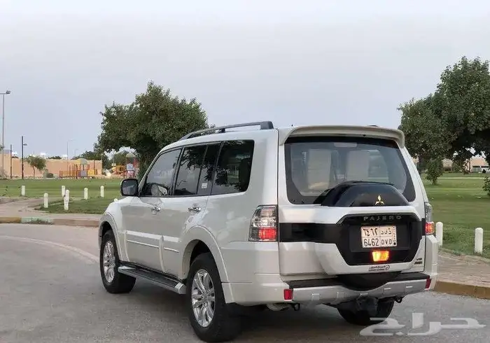 ميتسوبيشي باجيرو 2022 فل سعودي ممشي قليل مخزن 25 ألف 64