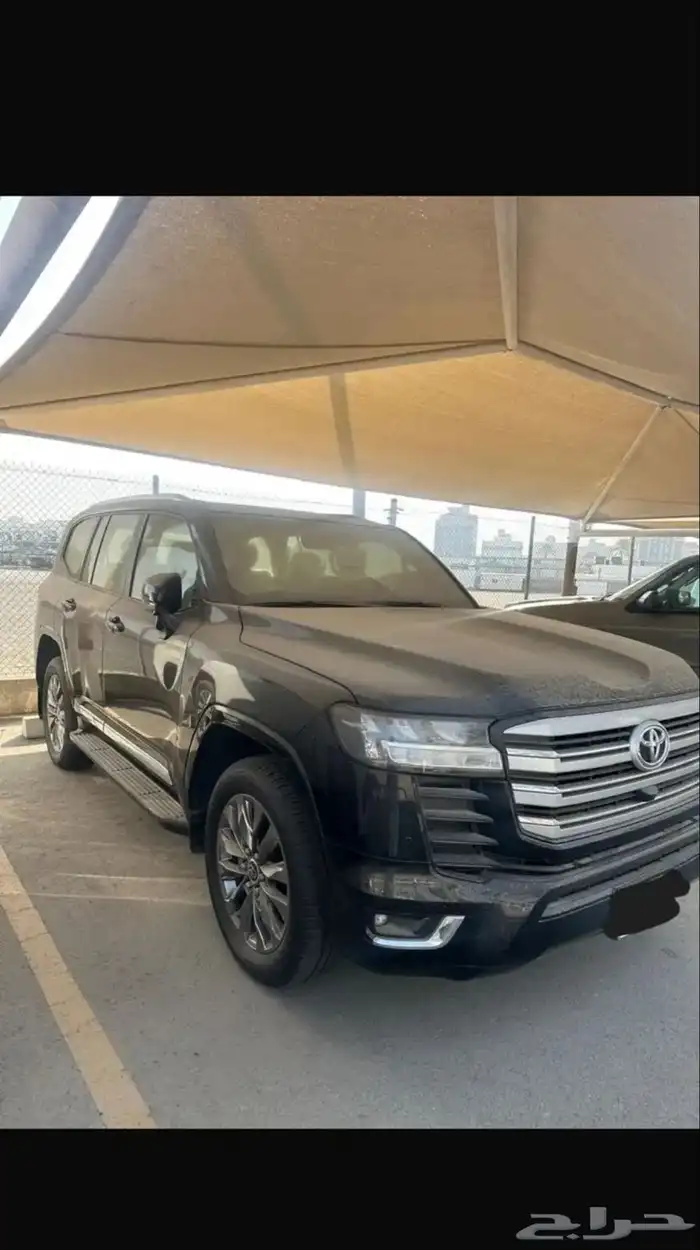 لاند كروزر شبه جديد ماشية 15000 0