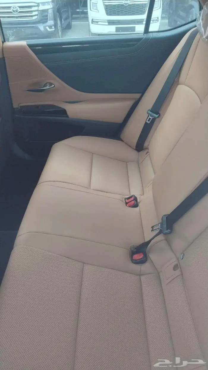 لكزس اي اس 250 6