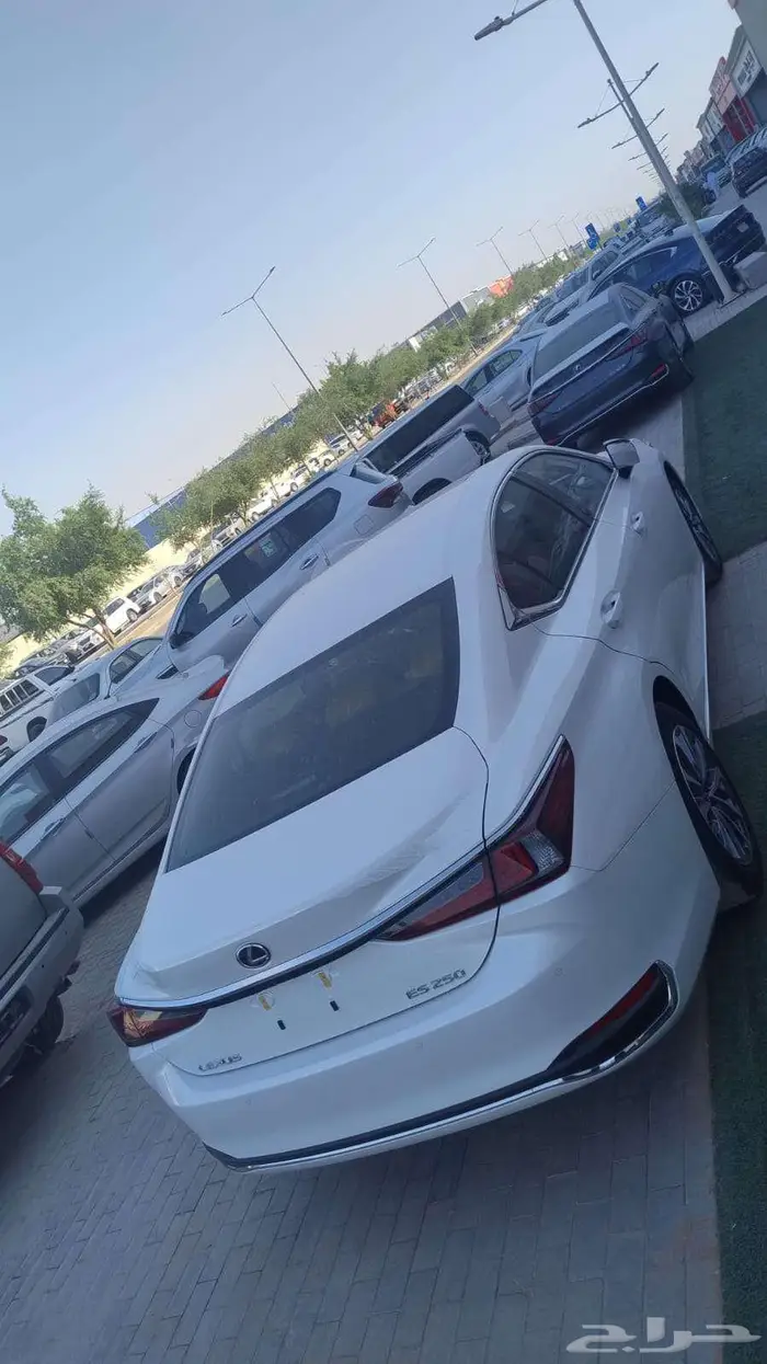 لكزس اي اس 250 1