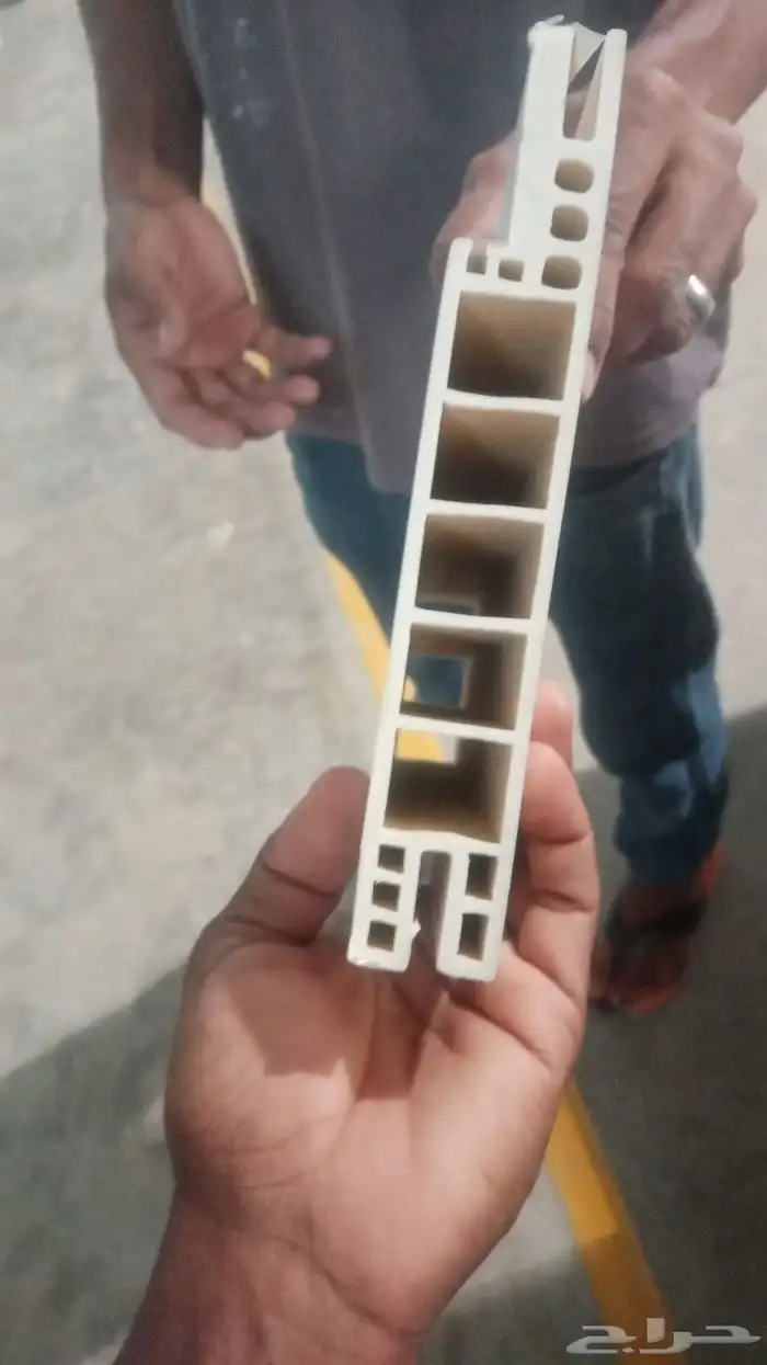 مواد خام ابواب WPCباسعار تنافسية واقل من سعر السوق ويوجد قشر 2