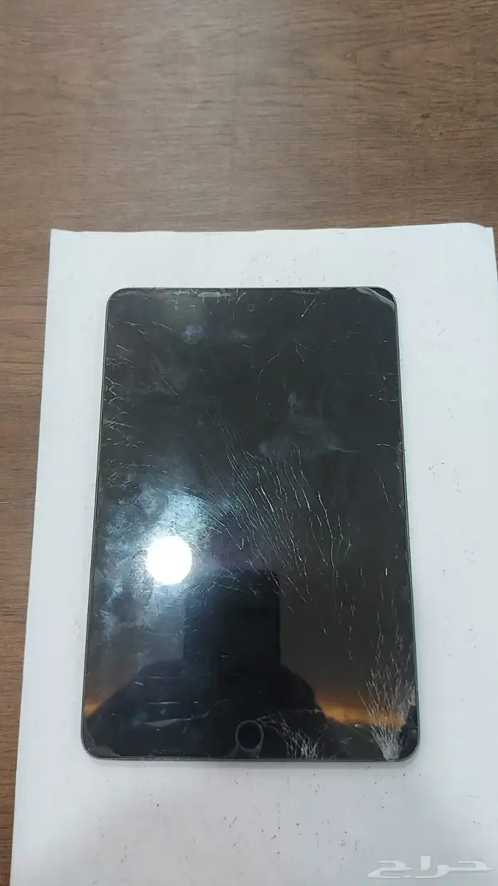 ايباد مني5 بشريحة في كسر بالشاشة وشغال البيع 1